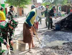 Karya Bakati Babinsa Koramil Temayang Bojonegoro Bantu Pembangunan TPQ