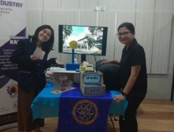 Karya Mahasiswa ISTTS Daur Ulang Kertas Jadi Buku Catatan Kecil
