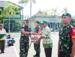 Kodim 0813 Bojonegoro Serahkan Ratusan Pompa Air Kepada Poktan