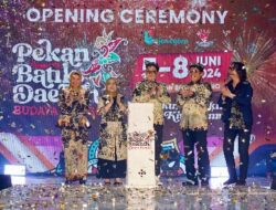 Ciptakan Ajang Promosi, PJ Bupati Adriyanto Buka Pekan Batik Daerah