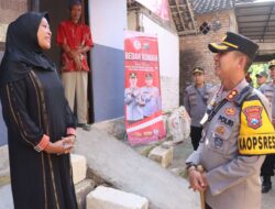 Kebahagiaan Keluarga Penerima Bedah Rumah Presisi Ucapkan Terima kasih Kepada Kapolres Bojonegoro
