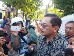 Diberhentikan Dari Dekan FK UNAIR, Prof. Budi Ajukan Klarifikasi Keberatan