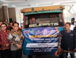 Pj. Gubernur Jatim Lepas Lima Truk Produk Ekspor ke Luar Negeri
