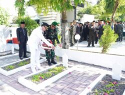 Pj Bupati Bojonegoro Dan Forkopimda Ziarah Pahlawan di TMP