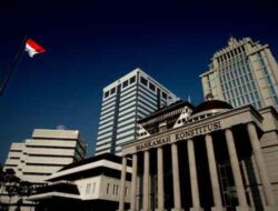 MK Tolak Permohonan Uji Undur Diri Anggota Legislatif Maju Pilkada