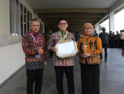 Pemkab Bojonegoro Kembali Raih  Penghargaan UHC Awards 2024
