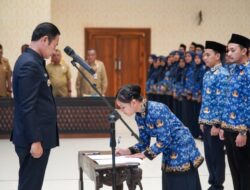 Bupati Yes Lantik Empat Ratus PNS Fungsional, Ajak Maksimalkan Pelayanan Publik