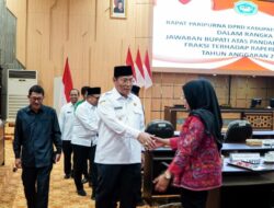 Plt. Bupati Rouf Beri Jawaban Atas Pandangan Fraksi Terhadap R-APBD Lamongan 2025