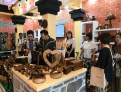 BFF 2024 Ajang Para Perajin Batik Bojonegoro Unjuk Karya