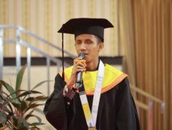 Alfian Andhika Yudhistira Mahasiswa Tunanetra Pertama Unair Raih Gelar S2 Kebijakan Publik