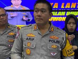 Malam Tahun Baru Satlantas Polrestabes Lakukan Penyekatan Pintu Masuk Kota Surabaya