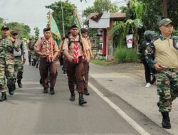 Peringati Hari Juang TNI-AD Dandim 0813 Bojonegoro Berangkatkan Peserta Long March Pramuka Saka Wira