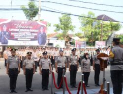AKBP Mario Prahatinto Pimpin Upacara Kenaikan Pangkat Anggota