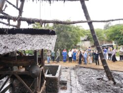 Menteri Lingkungan Hidup Kunjungi Sumur Minyak Tradisional Di Bojonegoro
