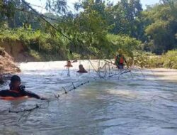 Tim BPBD Bojonegoro Diterjunkan untuk Mencari Korban Tenggelam di Sungai Jepang