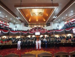Gubernur Khofifah-Wagub Emil Sampaikan Visi Dan Misi di Hadapan Anggota Dewan