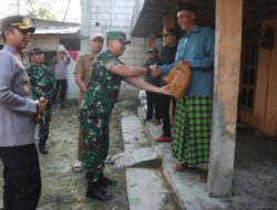 Forkopimda Bojonegoro Berikan Bansos Kepada Warga Yang Terdampak Banjir