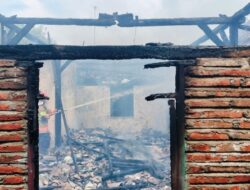Akibat Konsleting Listrik Rumah Warga Mojorejo Kedungadem Hangus Terbakar