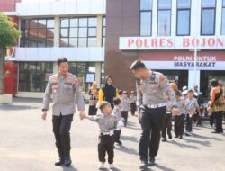 Kunjungi Mapolres Bojonegoro Anak-Anak TK Bhayangkari 64 Diajak Bermain Dan Belajar