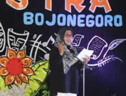 Purnama Sastra Bojonegoro Edisi 70, Bunda Cantika Bacakan Puisi Cinta Tanah Kelahiran