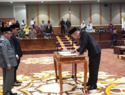 Sidang Paripurna Istimewa DPRD Bojonegoro Lantik Dua Anggota PAW Dari Fraksi PKB