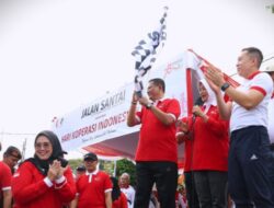 Dalam Rangka Hari Koperasi Ke-78 di Bojonegoro Ribuan Warga Mengikuti Jalan Santai