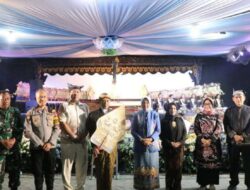 Wabup Nurul Hadiri Pagelaran Wayang Kulit Sedekah Bumi Kelurahan Banjarejo