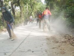 Warga Desa Soko Dan Satgas TMMD 125 Bojonegoro Laksanakan Kerja Bakti