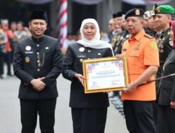 Momentum Hari Jadi ke-80 Provinsi Jawa Timur Gubernur Khofifah Serahkan Berbagai Penghargaan
