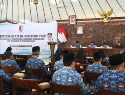 Sebanyak 62 PNS Bojonegoro Terima SK Pensiun