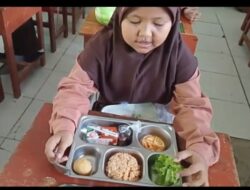 Siswa SDN Duwel Kedungadem Antusias Menikmati MBG