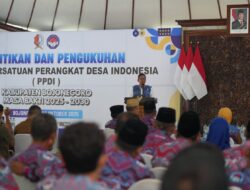 Bupati Wahono Tekankan Pentingnya Profesionalisme perangkat Desa