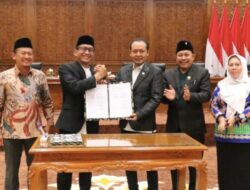 Pemkab Dan DPRD Bojonegoro Sahkan Perda Dana Abadi Pendidikan