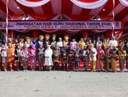 Upacara HGN 2025 di Surabaya Dipimpin Langsung Mendikdasmen