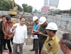 Wali Kota Eri Sidak Rumah Pompa Prapen, Target Genangan Surabaya Timur Tuntas