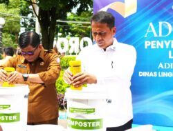 Pemkab Bojonegoro Berikan Penghargaan Lingkungan Hidup Kepada Sekolah Dan Desa