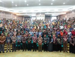 Seminar Di Surabaya, Sekjen Kemenag Dorong Penguatan Tata Kelola dan Kesejahteraan Guru Madrasah