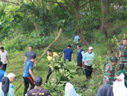 Bupati Dan Wakil Bupati Bojonegoro Inisiasi Kerja bakti Bersih-bersih Lingkungan