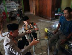Bulan Penuh Berkah Kapolres Bojonegoro Berikan Bantuan Sosial Kepada Masyarakat