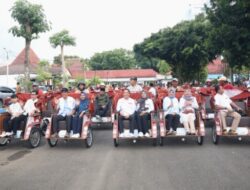 Bupati, Wakil Bupati Bojonegoro Salurkan Bantuan Becak Listrik Dari Presiden Prabowo