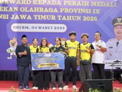 Bupati Gresik Serahkan Bonus Rp 9,3 milliar Kepada Atlet, Pelatih, Asisten Pelatih Dan Official Porprov IX Jatim