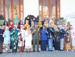 Bupati Bojonegoro Jadi Inspektur Upacara Hari Kartini dan HUT Satpol PP, Damkar, Linmas