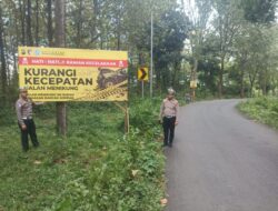 Antisipasi Laka Lantas Satlantas Bojonegoro, Papan Imbauan Dipasang di Black Spot