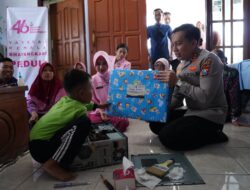Sambut Hari Jadi YKB ke-46, Kapolres Beri Laptop Kepada Bocah Jenius Bojonegoro