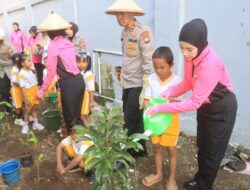 Gerakan Indonesia ASRI : Polres Probolinggo Gelar Aksi Penghijauan Pulihkan Lahan Kritis
