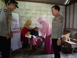 Polri Untuk Masyarakat : Kapolres Bojonegoro Beri Bantuan Anak Difabel