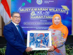 Khofifah Hadiri Musyawarah Wilayah IV IKA UNAIR Sulsel, Tekankan Sinergi Riset dan Konektivitas Indonesia Barat – Timur Berbasis Prinsip No One Left Behind