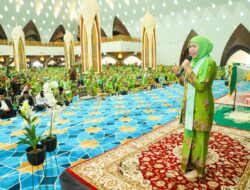 Khofifah Bersama Puluhan Ribu Muslimat NU Jabar Deklarasikan Seruan untuk PBB, Hentikan Perang Wujudkan Perdamaian Dunia