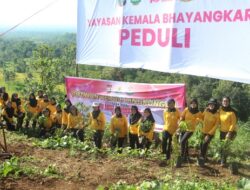 Gerakan Tanam Pohon, Polres Bondowoso Hijaukan Bukit Bintang