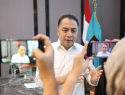 Wali Kota Eri Buka Layanan Hotline, Awasi Langsung Aduan Warga Surabaya